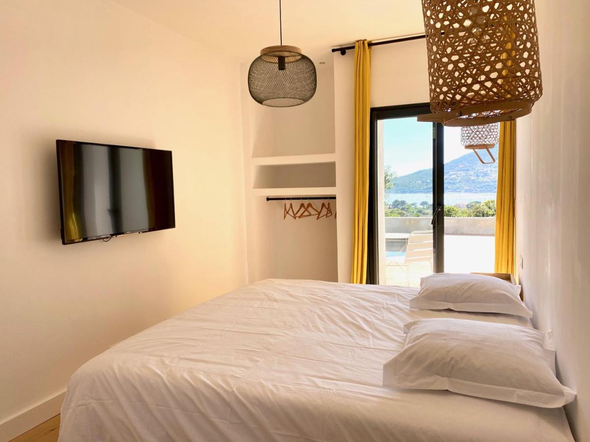 Villas De Standing Avec Magnifique Vue Mer Et Piscines Privees, Sagone Sagone  Exterior foto