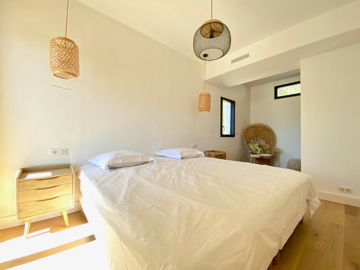 Villas De Standing Avec Magnifique Vue Mer Et Piscines Privees, Sagone Sagone  Exterior foto